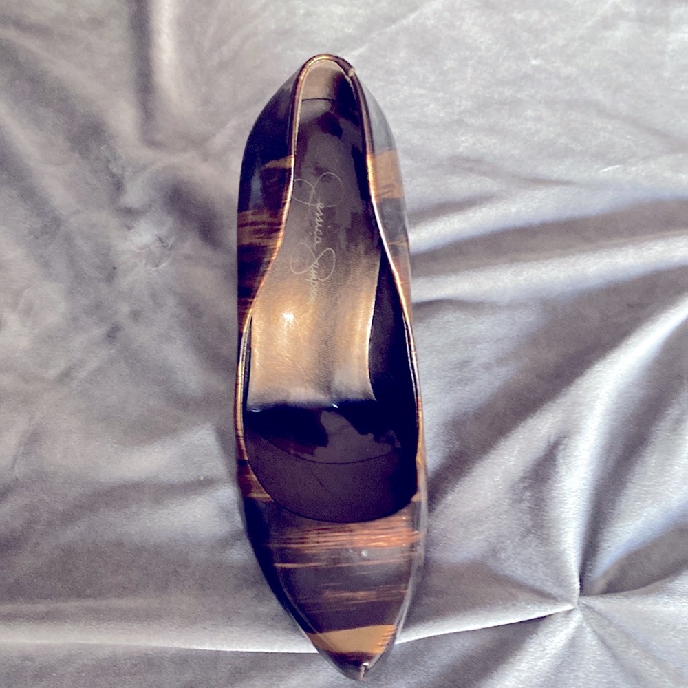 7.5 Jessica Simpson Patent leather gold and brown